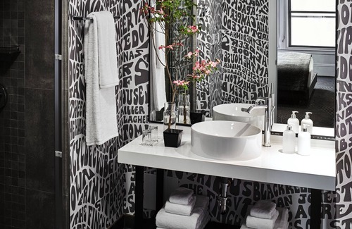 Union Square Hotel | 2 Connecting Suites at a 4⭐️ Hotel