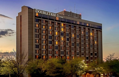 Chesterfield Casa | 2 Connecting Suites at a 4⭐️ Hotel