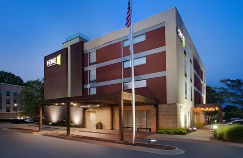 Executive Park Apartamento | 2 Connecting Suites at a Hotel