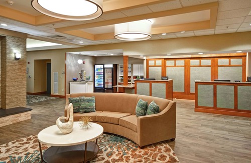 Rohrerstown Apartamento | 2 Connecting Suites at a Hotel