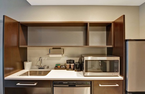 Rochester Apartamento | 2 Connecting Suites at a Hotel