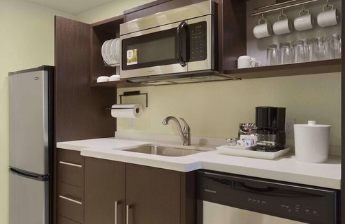 Canton Apartamento | 2 Connecting Suites at a Hotel