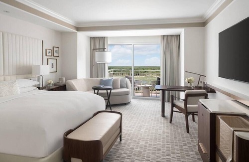 Florida Central Atlantic Coast Hotel | 2 Connecting Suites at a 5⭐️ Hotel