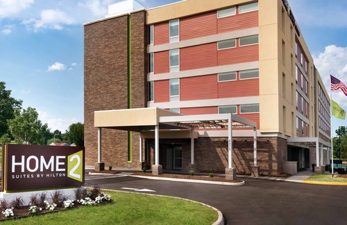 Roanoke Apartamento | 2 Connecting Suites at a Hotel
