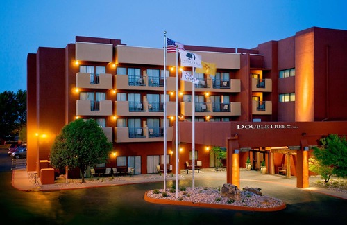 Southside Casa | 2 Connecting Suites at a 4⭐️ Hotel