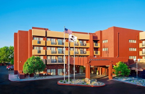Southside Casa | 2 Connecting Suites at a 4⭐️ Hotel