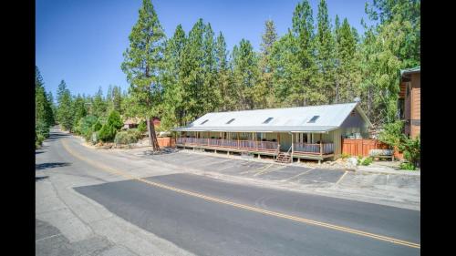 Bass Lake Casa | #2 Cottage Like Suite With Private Hot Tub