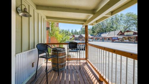 Bass Lake Casa | #2 Cottage Like Suite With Private Hot Tub