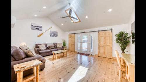 Bass Lake Casa | #2 Cottage Like Suite With Private Hot Tub