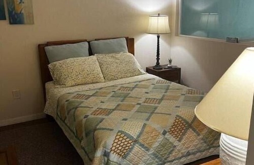 Lutz Complejo | 2 Couple island condo in a Florida nudist resort.