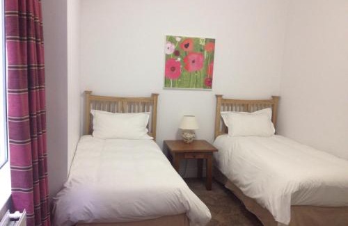 Upper Town Casa | 2 Crescent Gardens Guest House