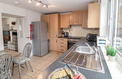 Norham Cabaña | 2 CROSS VIEW, pet friendly, character holiday cottage in Norham