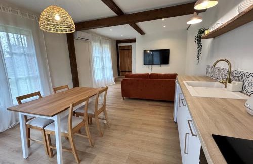 Aujan-Mournede Casa | 2 Dépendances en pleine campagne