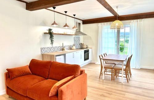 Aujan-Mournede Casa | 2 Dépendances en pleine campagne