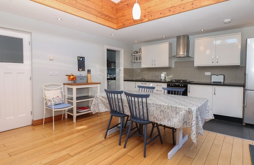 Stoke Gabriel Casa | 2 DART, mascotas, con fuego en Stoke Gabriel, Ref 959536