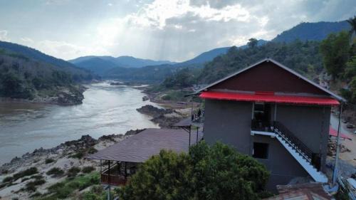Bokeo Province Alquiler De Eote | 2 days Mekong cruise package with Mekong Lover Cruise from Houay Xay to Luang Prabang or Mekong cruise from Luang Prabang to Huay Xai - Thailand