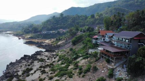 Bokeo Province Alquiler De Eote | 2 days Mekong cruise package with Mekong Lover Cruise from Houay Xay to Luang Prabang or Mekong cruise from Luang Prabang to Huay Xai - Thailand