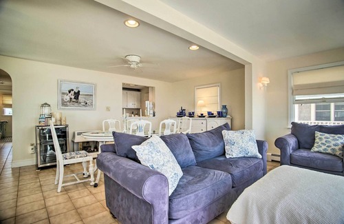 Ocean Bluff-Brant Rock Casa | 2 Decks + Beach Access: Oceanfront Getaway!