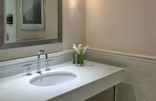 Bay Village Hotel | 2 Deluxe Back Bay View 2 Queens, Revere Hotel, Steps from Public Garden