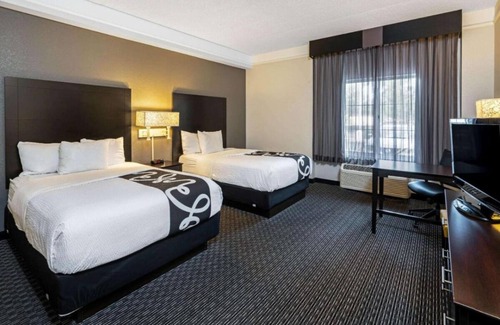 Superstition Springs Hotel | 2 Double Beds at La Quinta Inn & Suites by Wyndham Mesa Superstition Springs