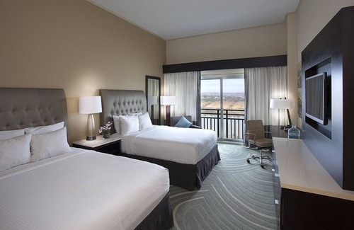Lakeway Hotel | 2 Double Queen Units with Lakeview, Outdoor Pool, Free Parking!
