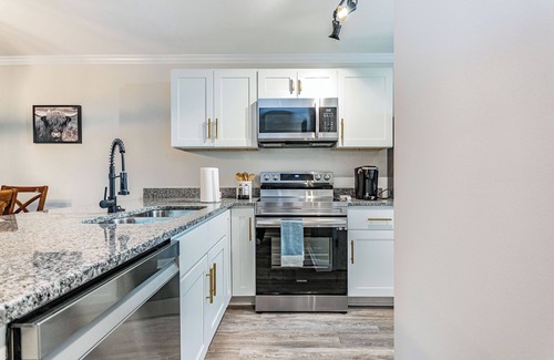 Southeast Raleigh Casa | 2 ensuite townhome in Raleigh -starts at 2.8k/month