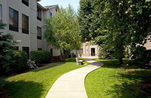 South Bend Hotel | 2 Exclusive Suites w/ Free Breakfast – Great for Extended or Short Stays