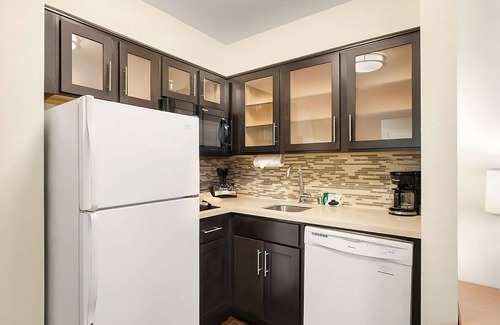 Carmel Mountain Ranch Complejo | 2 Family-Friendly Units w/ Full Kitchen & Outdoor Pool, Minutes to San Diego Zoo