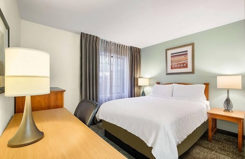 Carmel Mountain Ranch Complejo | 2 Family-Friendly Units w/ Full Kitchen & Outdoor Pool, Minutes to San Diego Zoo