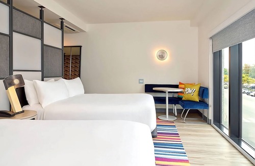 Portland Hotel | 2 Family Ready Rooms | Pet-Friendly Stay, Walking Distance to Museum of Art