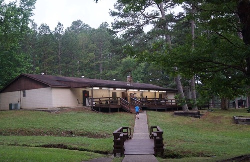 Board Camp Apartamento | #2 Farm Charm Kitchenette near Wolf Pen trails, alcohol/smoke-free environment