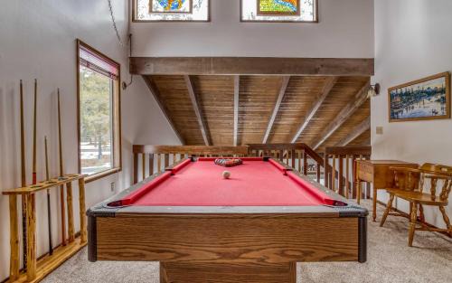 Tennis Village Casa | 2 Fawn Lane - Meredith Lodging
