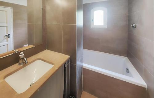 Saint-Laurent-de-la-Cabrerisse Casa | 2 Bedroom Nice Home In Saint-Laurent-De-La-Ca