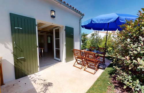 Sainte-Marie-de-Re Casa | 2 gites in a green setting