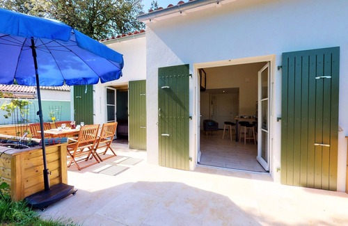 Sainte-Marie-de-Re Casa | 2 gites in a green setting