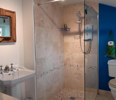 Calstock Apartamento | 2 Guests - Free Parking - Studio Private Courtyard