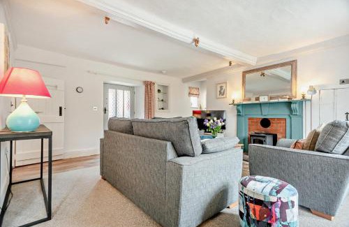 Weybourne Casa | 2 Hammond Square