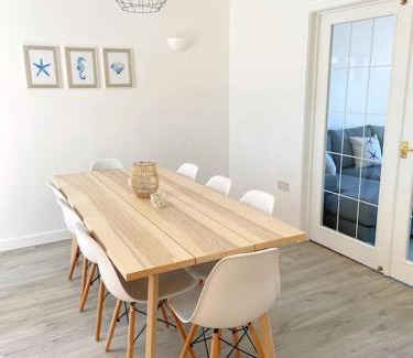 Aberporth Casa | 2 Headland Place Aberporth (Beautiful sea views, 1 min walk to beach)