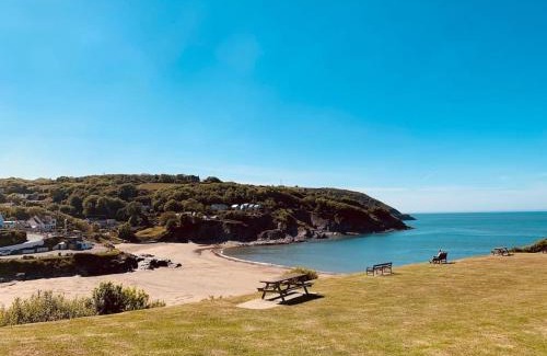 Aberporth Casa | 2 Headland Place Aberporth (Beautiful sea views, 1 min walk to beach)