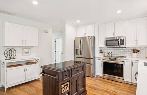 Heritage Woods Casa | 2 Heritage Road @ Sea Pines | Private Pool | Steps to Harbour Town Golf Links