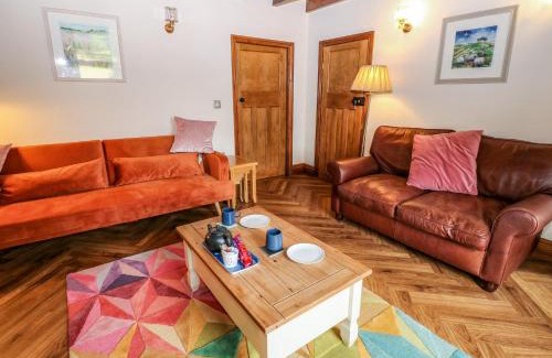 Eastgate Casa | 2 Holme Pool