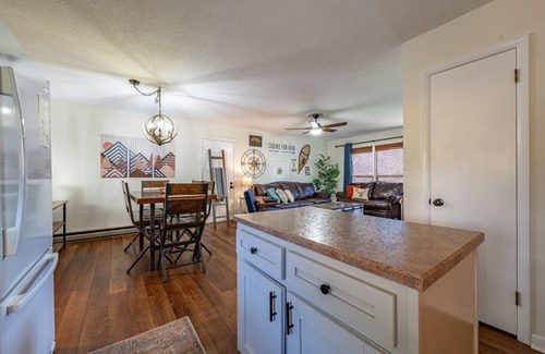 West Jefferson Casa | 2 Homes - 4 Beds /2 BAs - Easy Walk to Downtown West Jefferson.