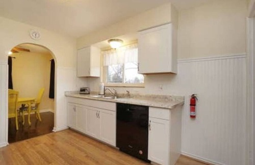 Otterbien Home Casa | 2 Homes for large group / Hot Tub & Close to all