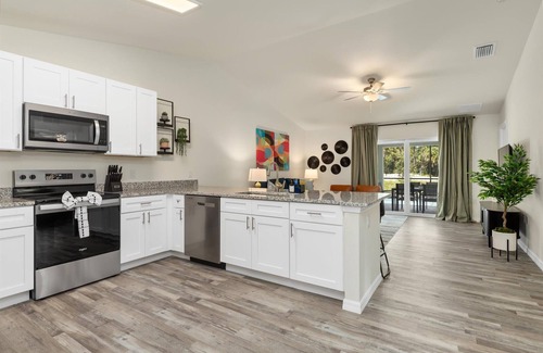 Port Charlotte Casa | 2 homes in 1! Ideal for several families! 6bdrms. 10 beds! Heated pool sleeps 12