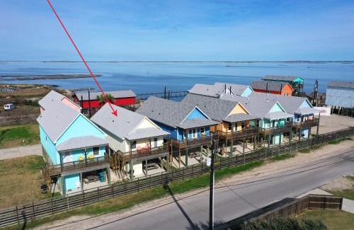 Flour Bluff Casa | 2 Homes on the Bay Shared Waterfront Pool Boat Dock Laguna Village Paradise
