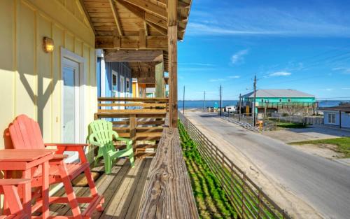 Flour Bluff Casa | 2 Homes on the Bay Shared Waterfront Pool Boat Dock Laguna Village Paradise