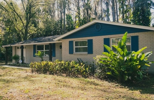 Greater Northdale Casa | 2 homes plus RV on lake