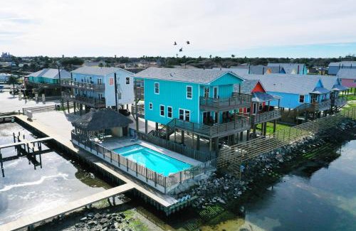 Flour Bluff Casa | 2 Homes Sleeps 16 Shared PoolBoat Dock Laguna Village Serenity by AvantStay