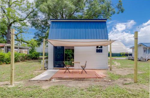 Brunswick Casa | 2 Houses 20 Mins to Beach - Sleeps 16