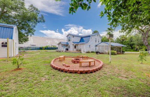 Brunswick Casa | 2 Houses 20 Mins to Beach - Sleeps 16